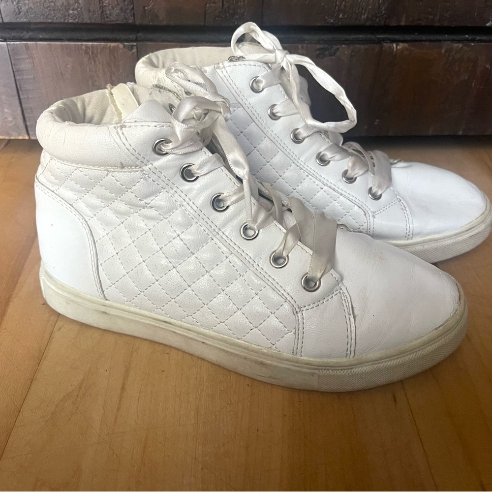 JUSTICE Quilted High Top Sneakers  White Girls Size 6 Shoes